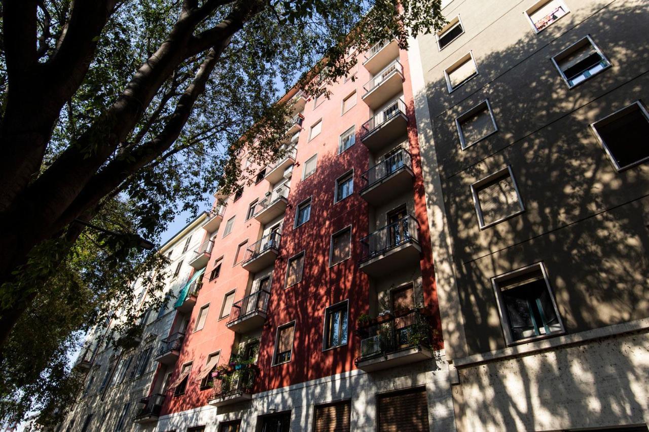 Extensive Terrace Navigli Toy Artistic Apartment Milan Exterior photo
